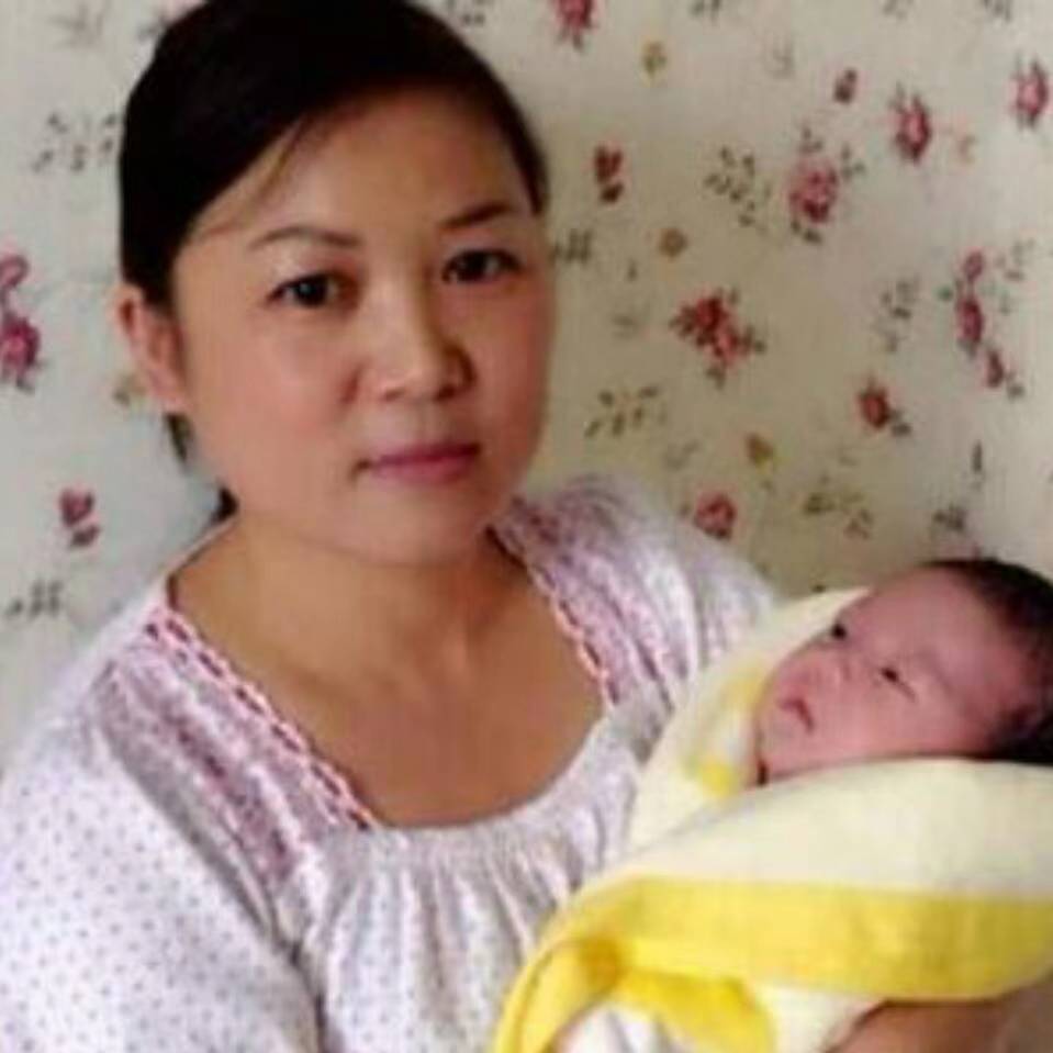 帶寶寶經(jīng)驗(yàn)豐富的育兒嫂提供